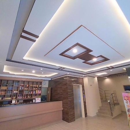 Golden Inn امبون المظهر الخارجي الصورة